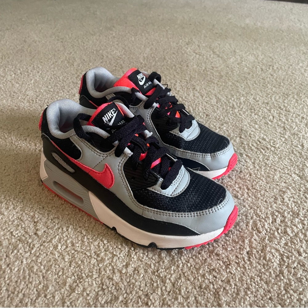 Girls Nike Air Max 90 - size 2Y